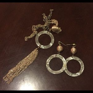 Earrings & Necklace Rose gold tone.